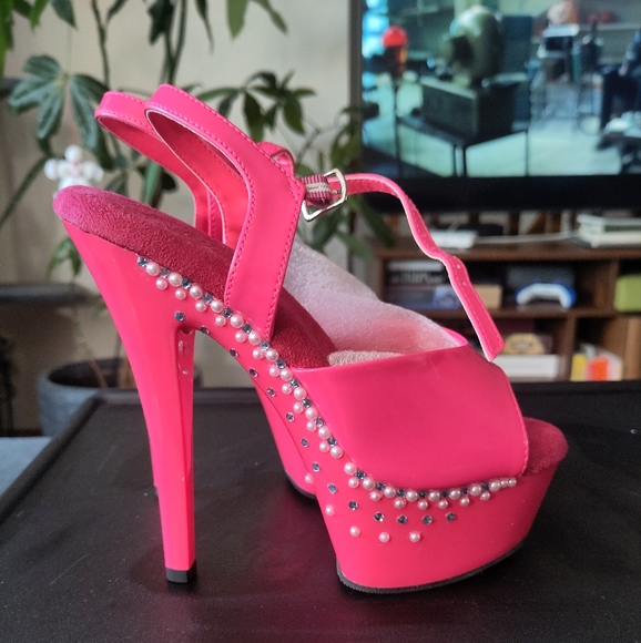 Customized Pleasers KISS209UV - Picture 3 of 3